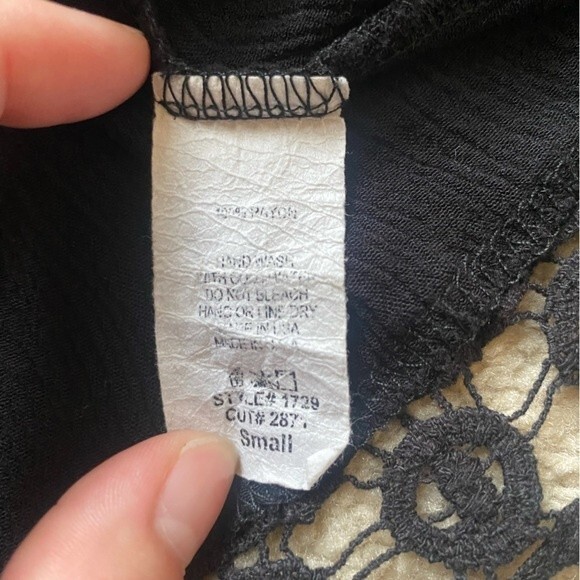 Entro Off-The-Shoulder Fringe Blouse - Picture 5 of 7